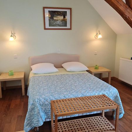 Ferme Renovee Au Calme - 4 Chambres, Petit-Dejeuner Inclu - Fr-1-590-450 Cravant  Екстериор снимка