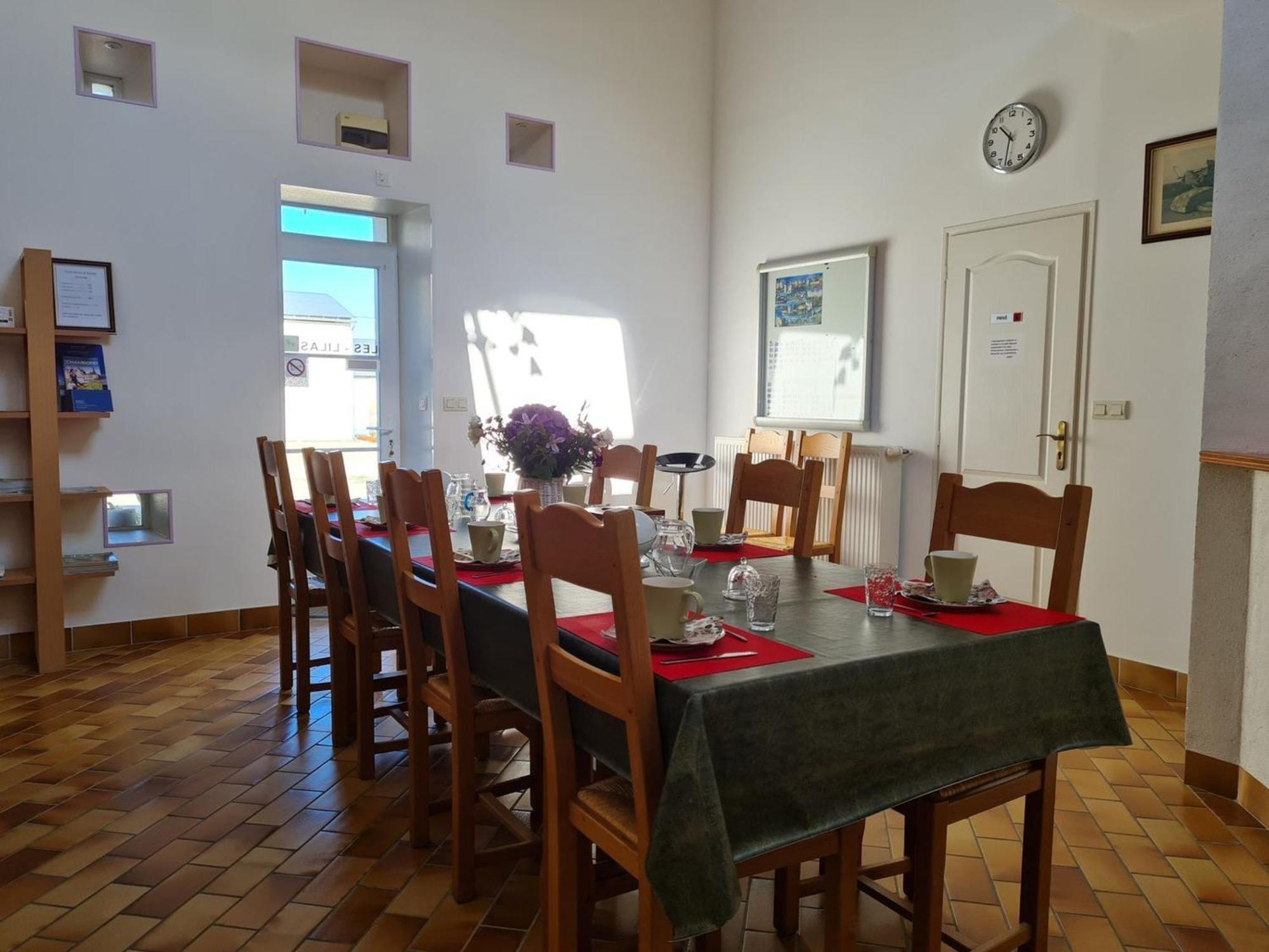 Ferme Renovee Au Calme - 4 Chambres, Petit-Dejeuner Inclu - Fr-1-590-450 Cravant  Екстериор снимка